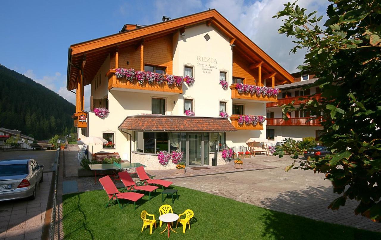 Garni Hotel Rezia Selva di Val Gardena Exterior foto